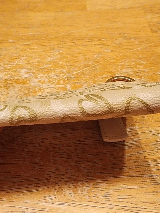 Coach Beige Heart Print Keychain Wallet signature monogram pattern & hearts. - Picture 4 of 11